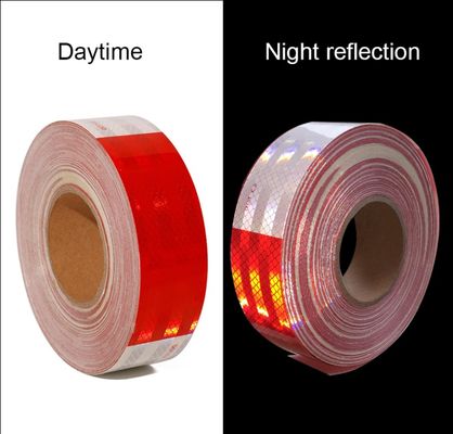 ซื้อ เทปเตือนภัยสะท้อนแสงสีแดงและขาวคุณภาพสูงสำหรับรถบรรทุก รถพ่วง รถขนาดใหญ่และยานพาหนะยาว การผลิตออนไลน์